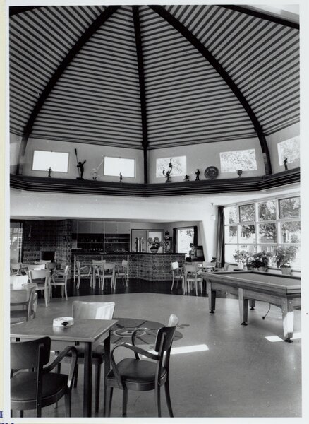010028000877-stadsarchief-amsterdam-glw-oppenheim-societeit-14-juni-1954